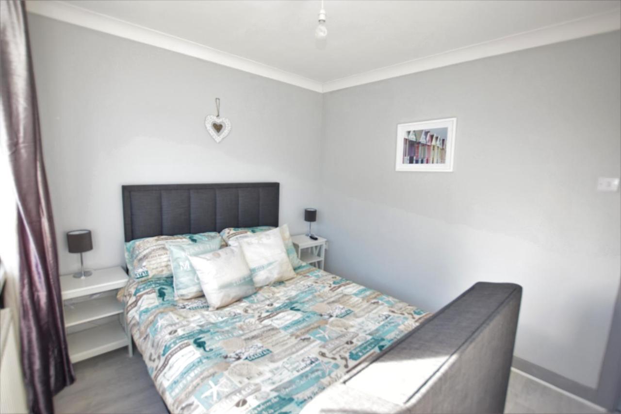 1 Bedroom Holiday Let In The Heart Of West Wales 카마던 외부 사진